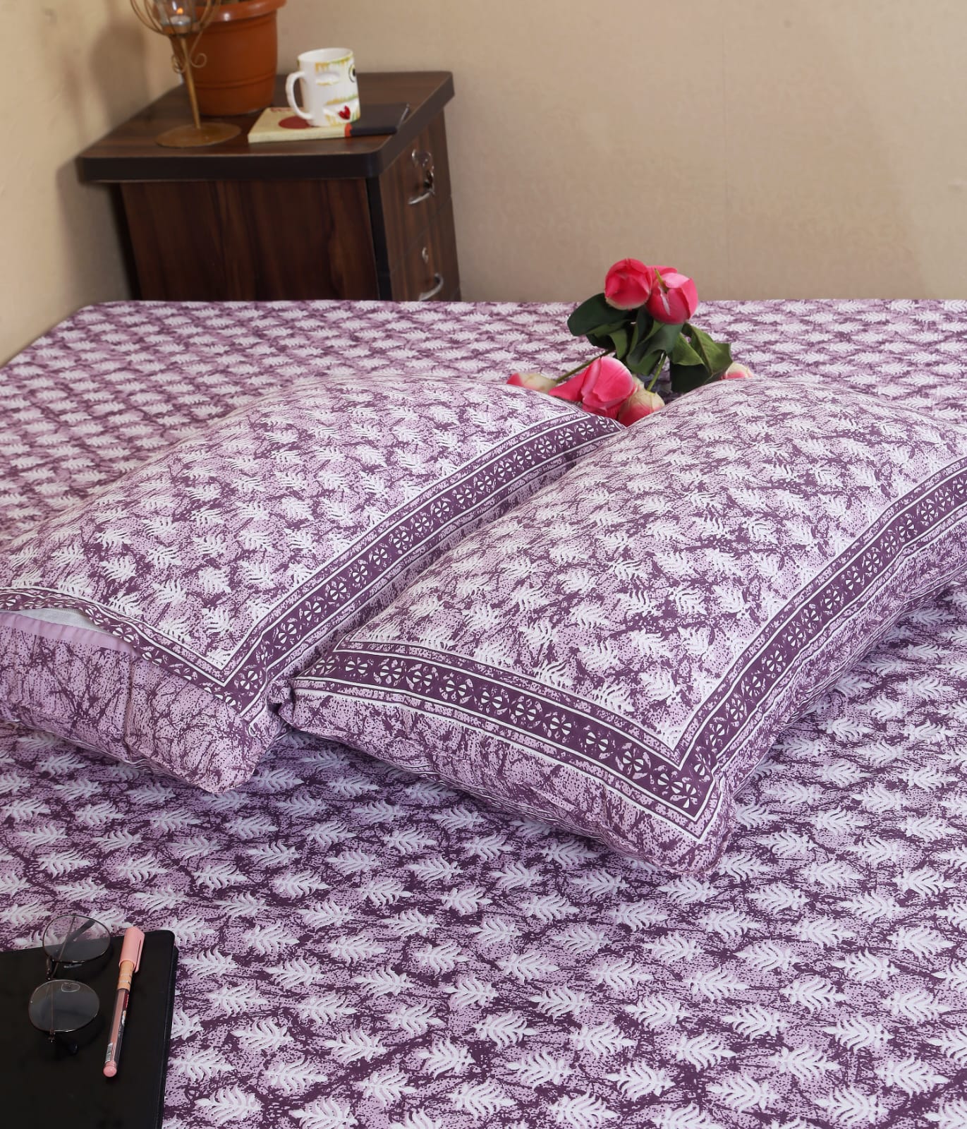 Bedsheets with 2 pillow covers (70)