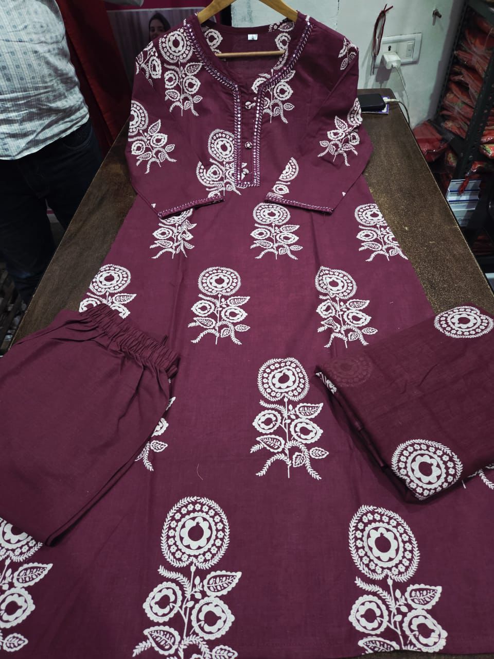 Pure Cotton discharge print kurti with pant and mulmul printed dupatta (31)