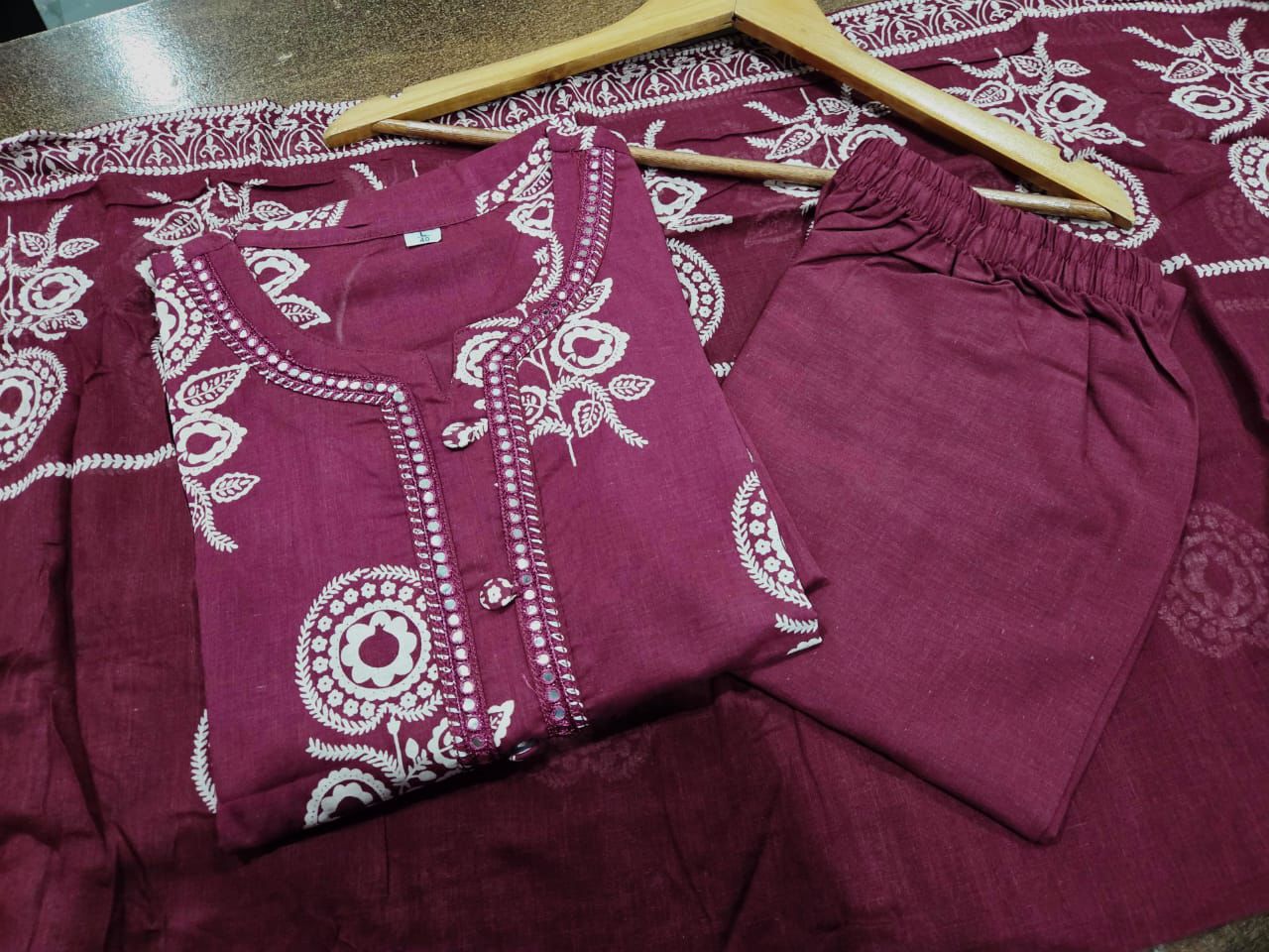 Pure Cotton discharge print kurti with pant and mulmul printed dupatta (31)