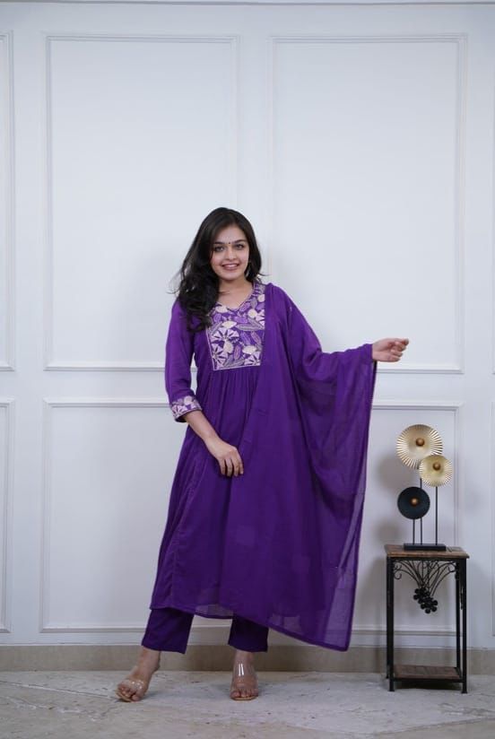 Cotton Embroidered Cut Kurta Set with Malmal Lace Dupatta (39)