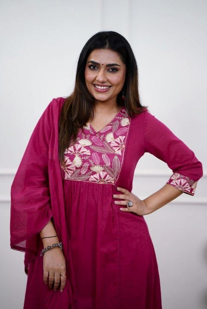 Cotton Embroidered Cut Kurta Set with Malmal Lace Dupatta (40)