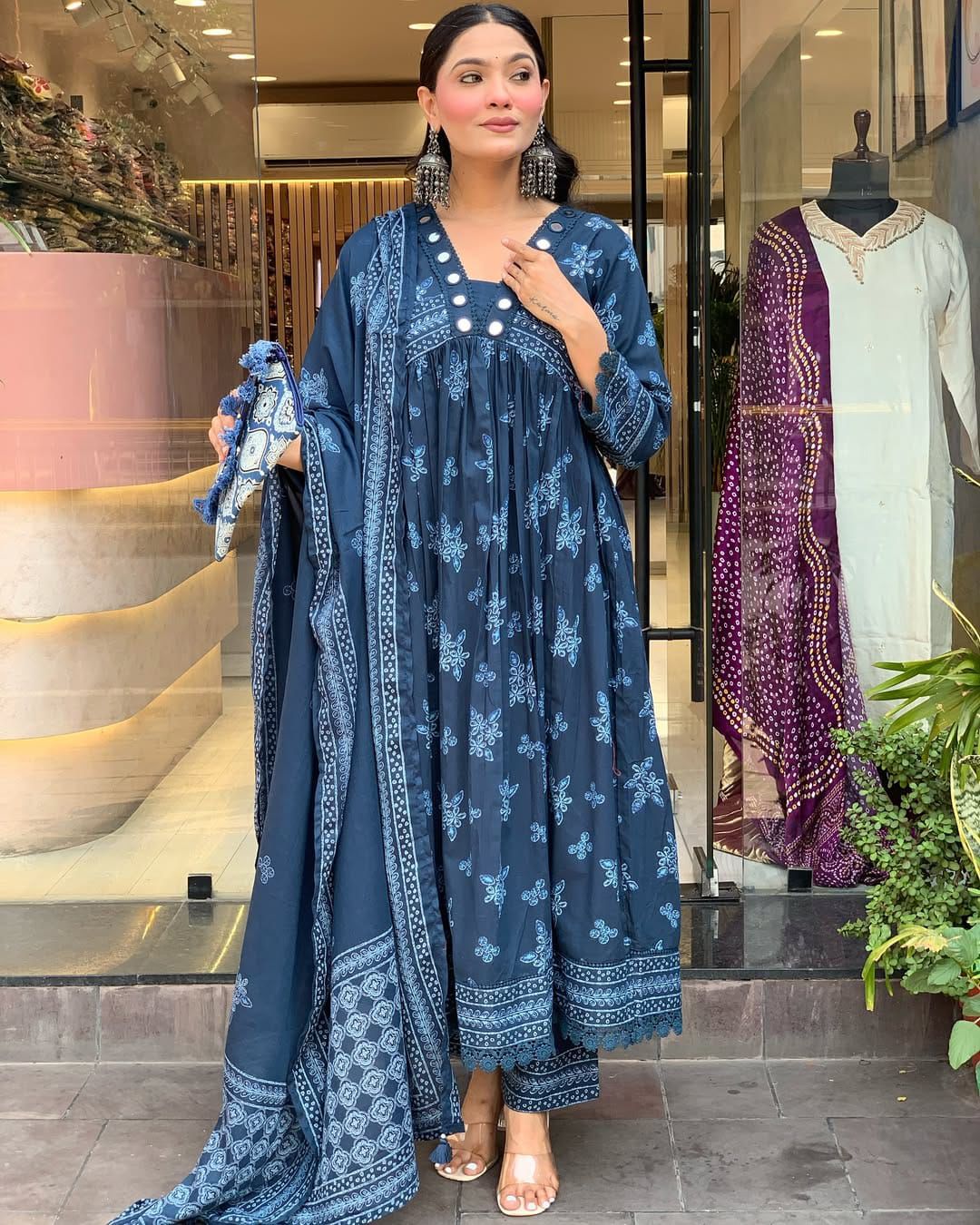 Anarkali kurta set with new style in saganeri  print