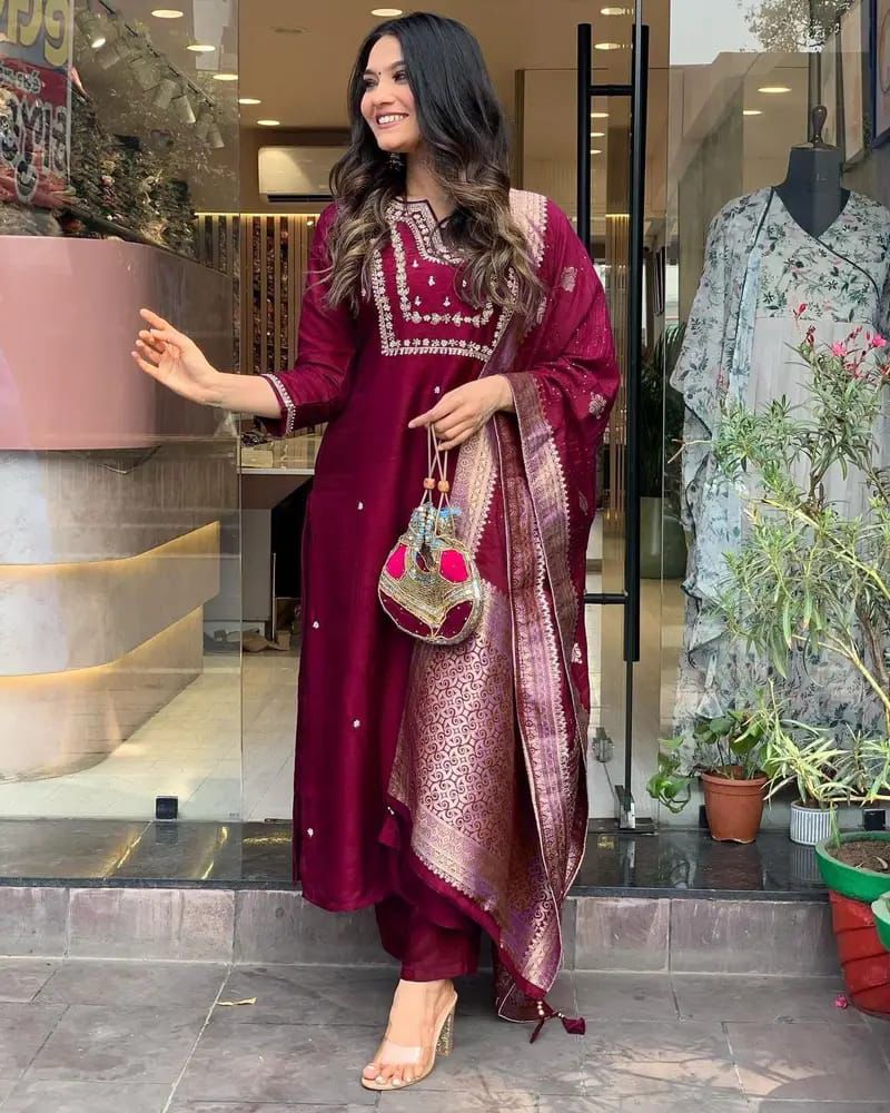 Rayon fabric kurti with pant and latkan Dupatta