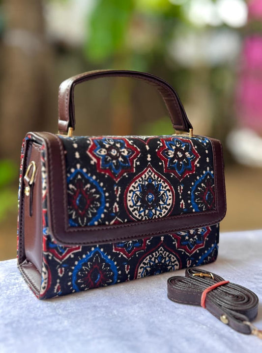 Beautiful Ikkat Box Sling (13)