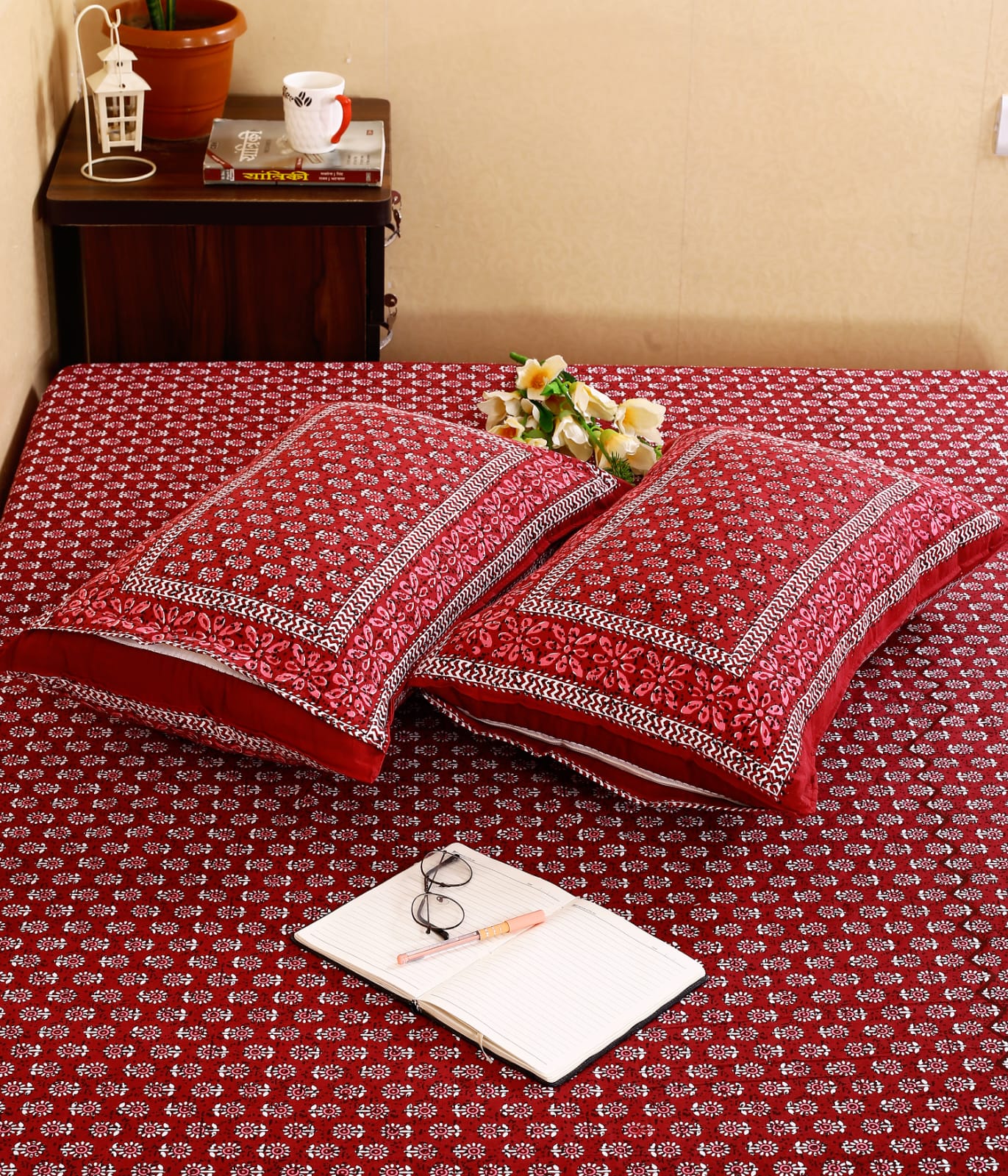 Bedsheets with 2 pillow covers (46)
