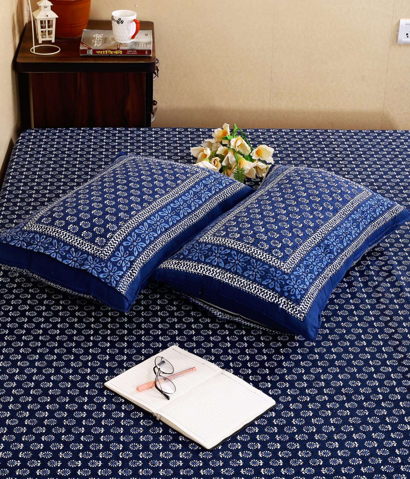 Bedsheets with 2 pillow covers (49)