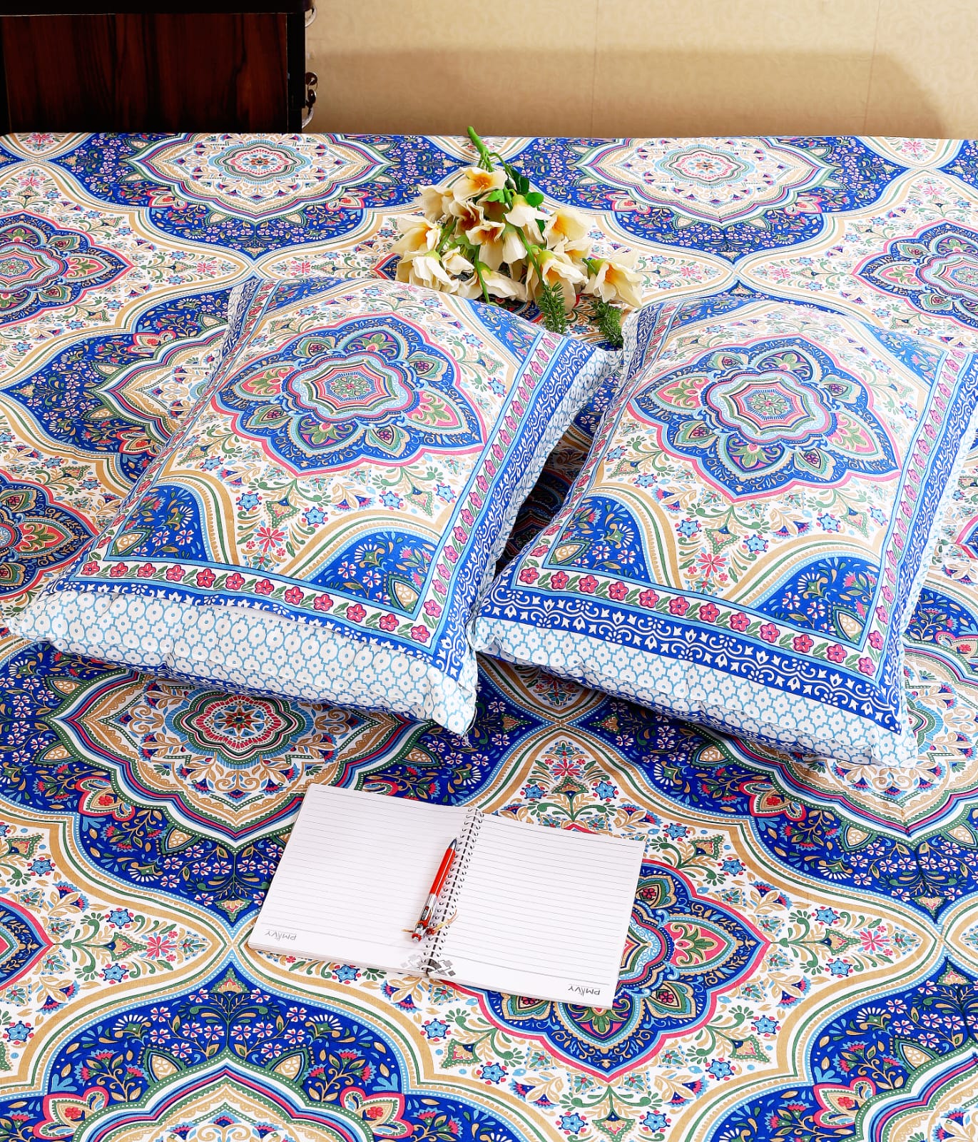 Bedsheets with 2 pillow covers (62)