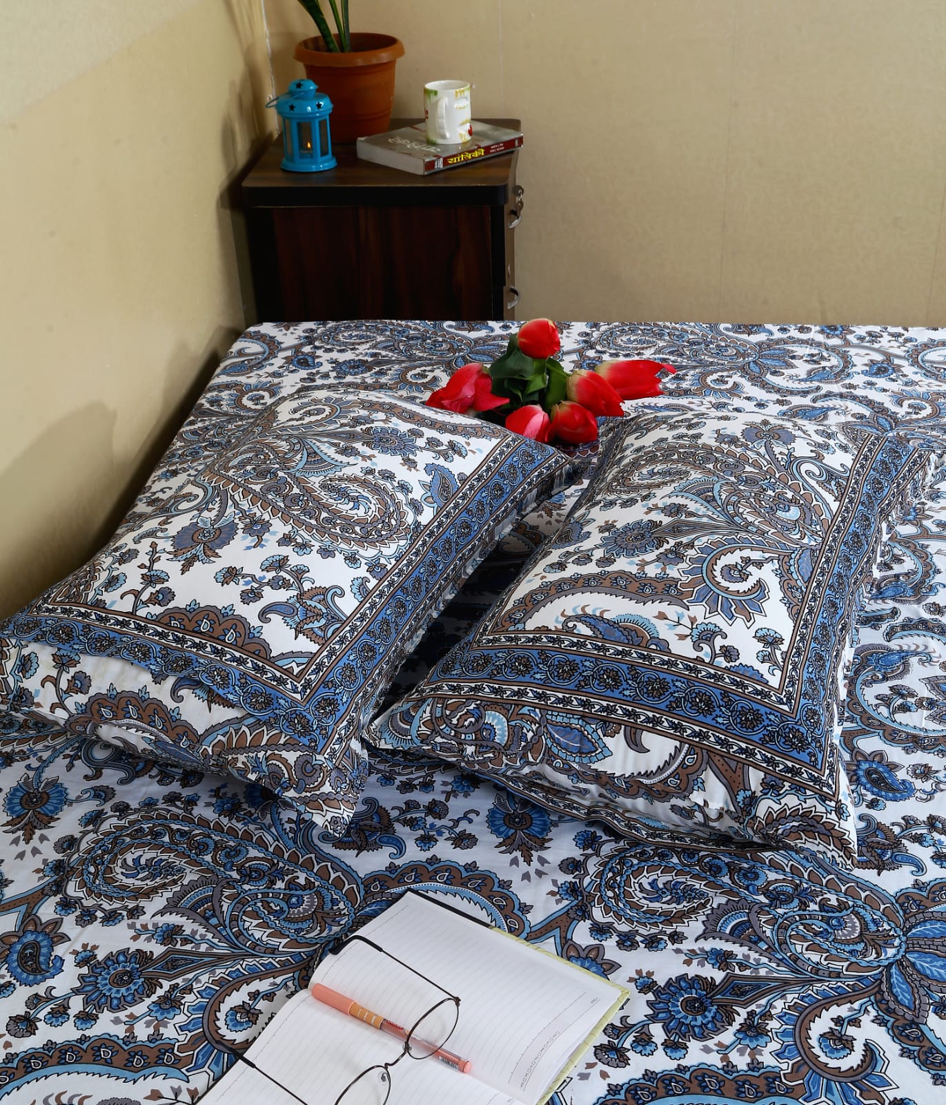 Bedsheets with 2 pillow covers (72)