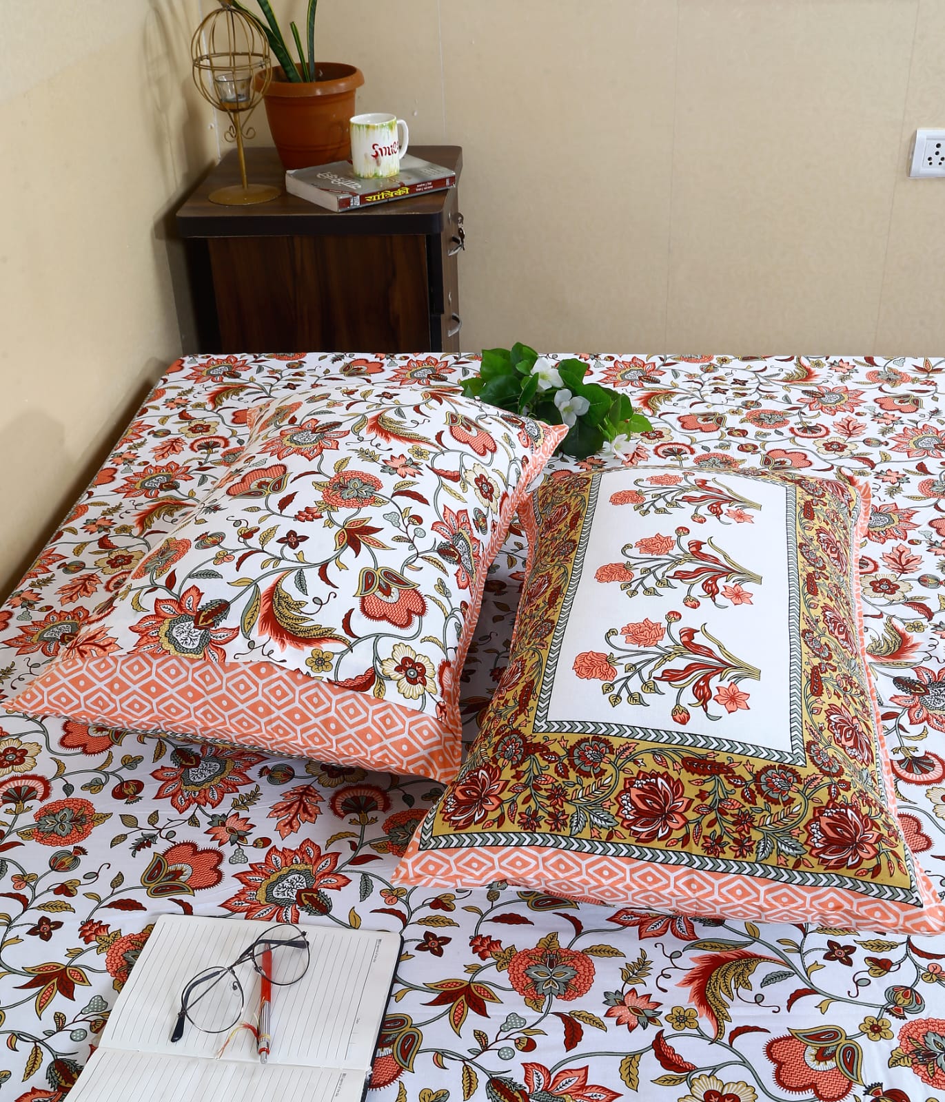 Bedsheets with 2 pillow covers (80)